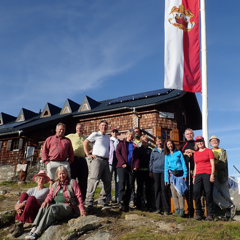 Der Chor vor der Badener Hütte